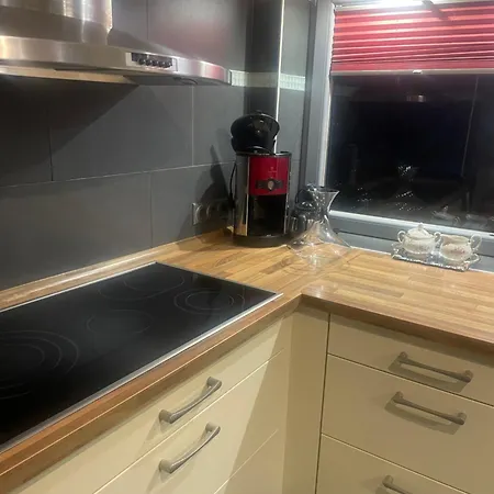 Wanderstube Am Loens Felsen سيمراث