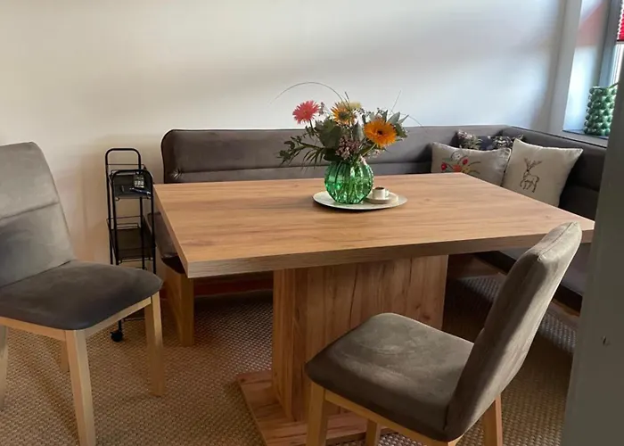 Wanderstube Am Loens Felsen *